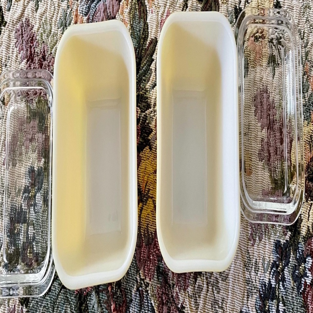 Yellow Glass Pyrex Containers with Lids - Picture 2 of 5